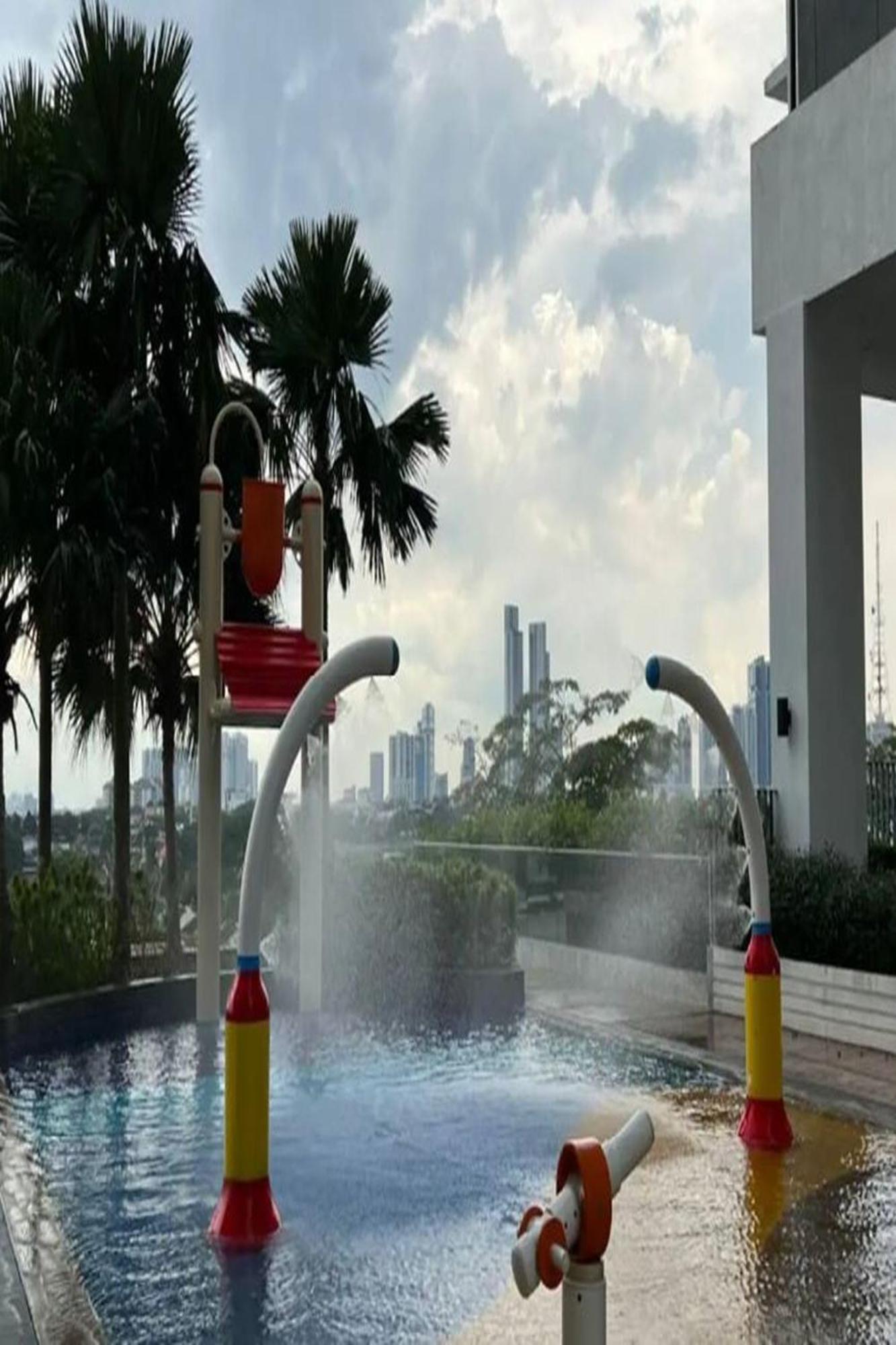 2br Wifi, Mid Valley, Mosaic Southkey, 5-7 Pax, 7 Mins To Ciq Apartment Johor Bahru