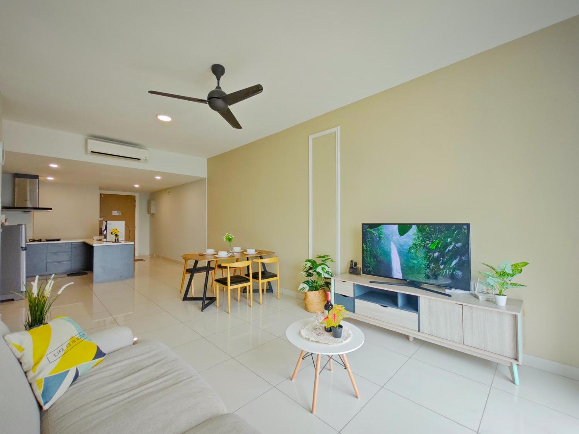 Apartment 2br Wifi, Mid Valley, Mosaic Southkey, 5-7 Pax, 7 Mins To Ciq